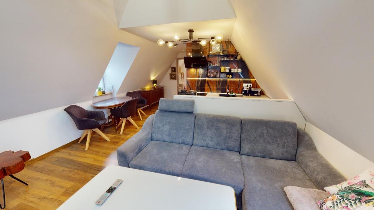 Apartman Atelier Vary V Nove Zrekonstruovanem Dome Karlsbad Buitenkant foto